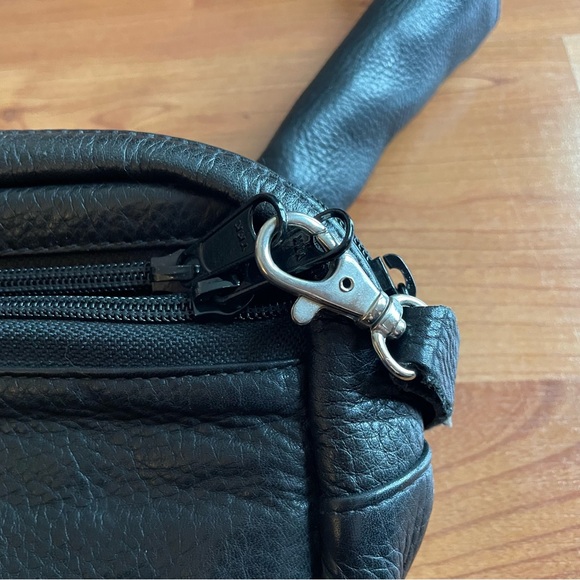 Daymakers Anti-Theft Leather Waist Bag - Picture 2 of 4